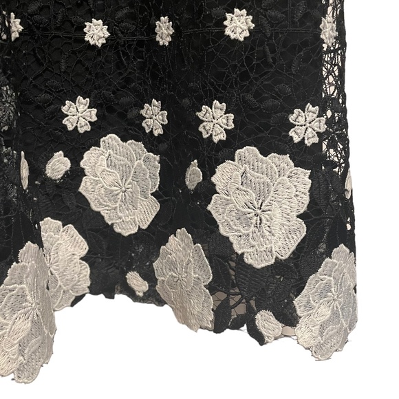 Monique Lhuillier Floral Rose Lace‎ Overlay Black & White Midi Dress Size 6 - Picture 4 of 9